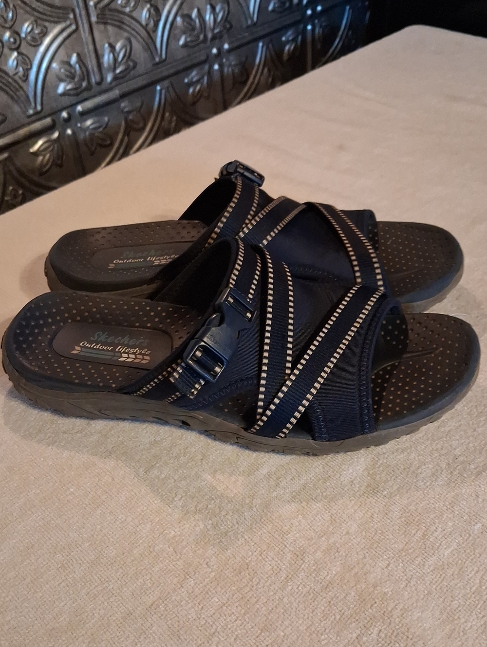 Skechers Women’s Black Slide Sandals with Contrast Stitching